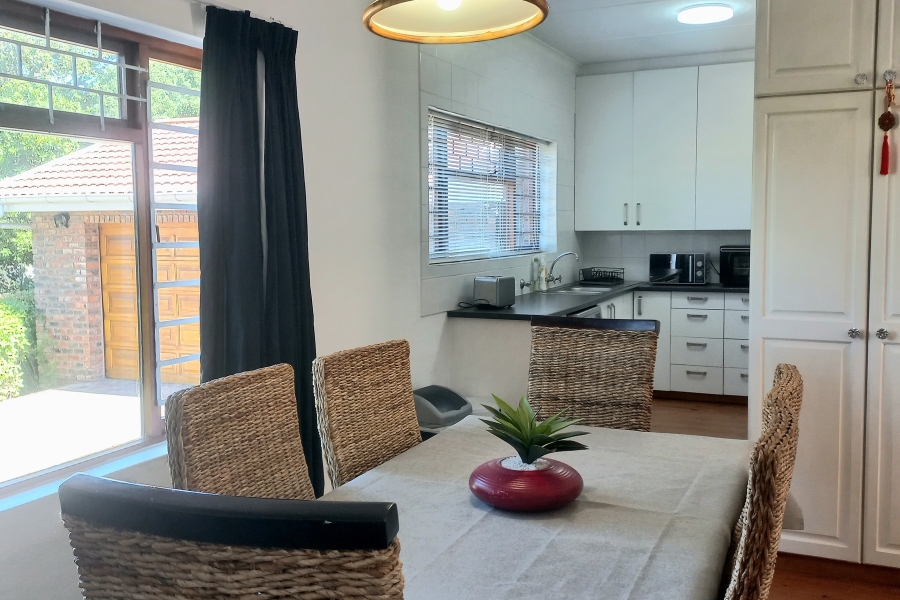 5 Bedroom Property for Sale in Kingfisher Creek Western Cape